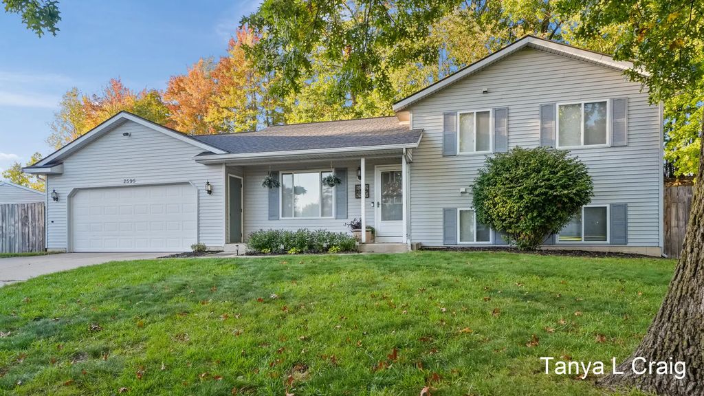 2595 Walker Woods Court, Grand Rapids