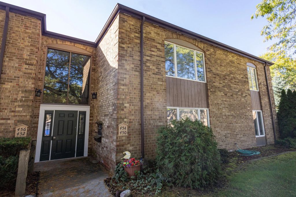 454 Barkwood Court, Grand Rapids