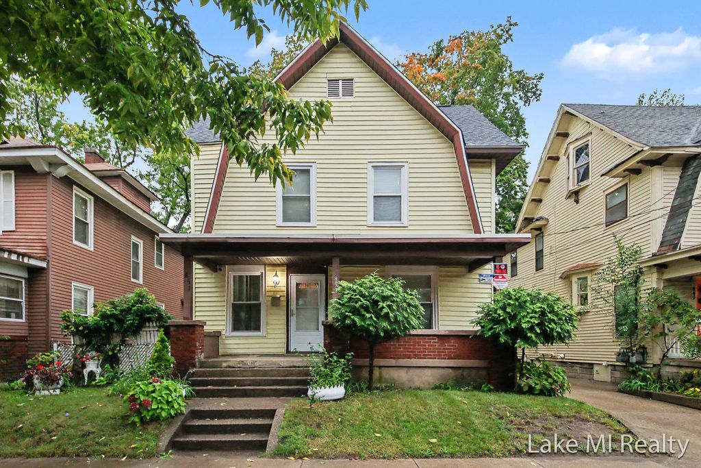 851 Kalamazoo Avenue, Grand Rapids