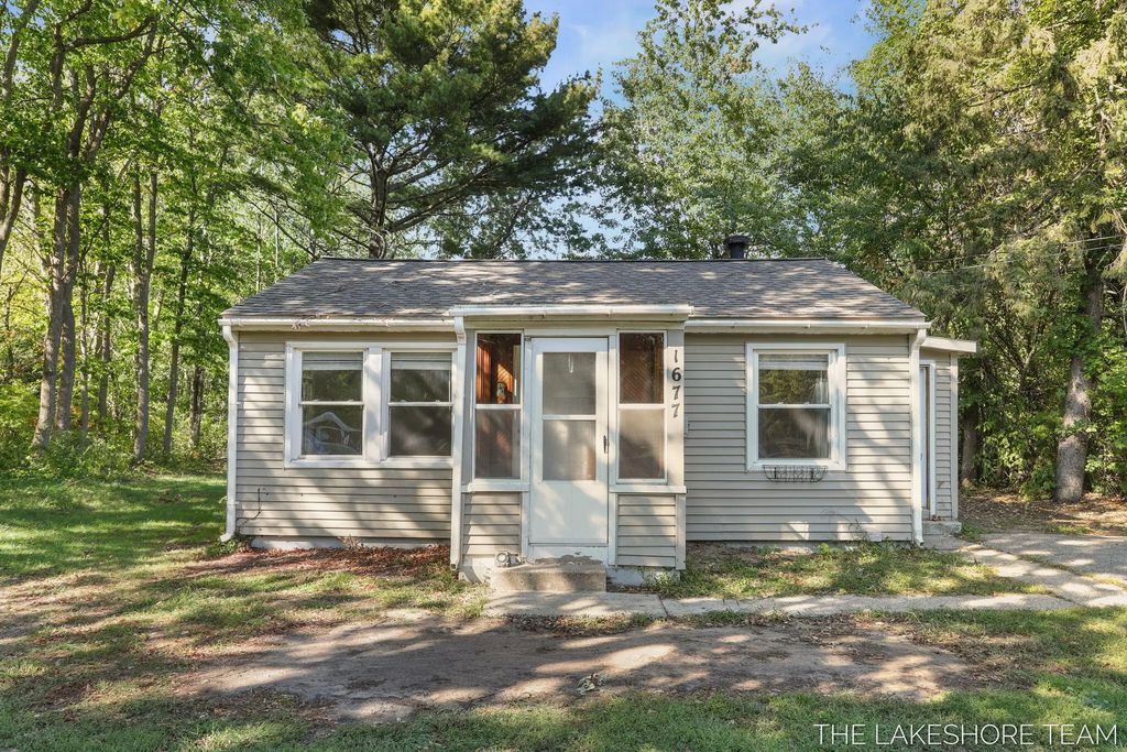 1677 W Lakewood Boulevard, Holland