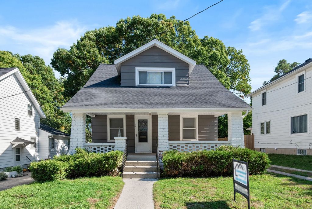 856 Diamond Avenue, Grand Rapids