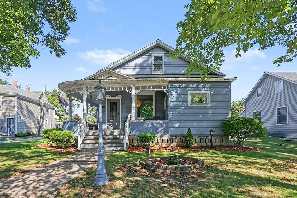2082 Torrent Street, Muskegon