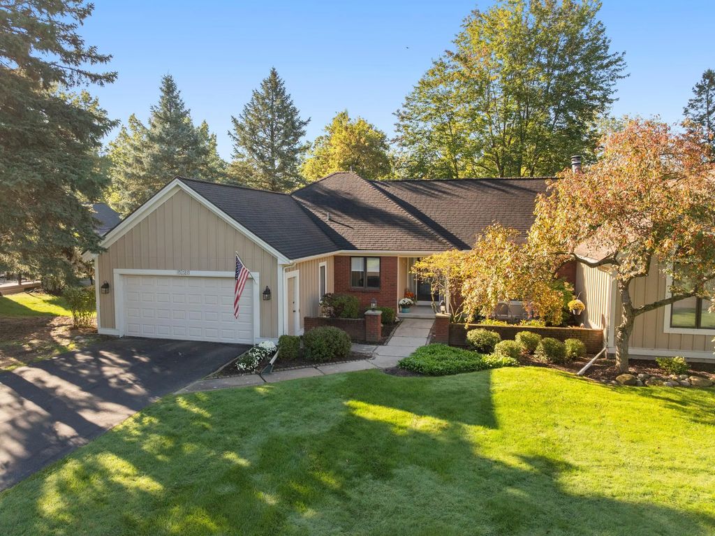 5126 S Quail Crest Drive, Grand Rapids