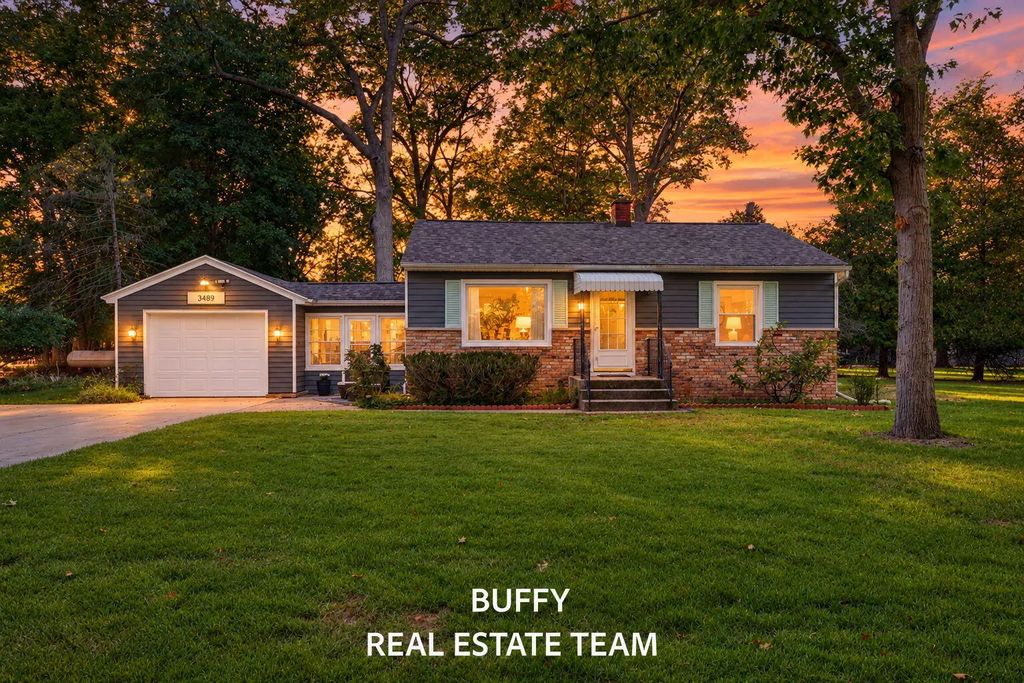 3489 Wickham Drive, Norton Shores