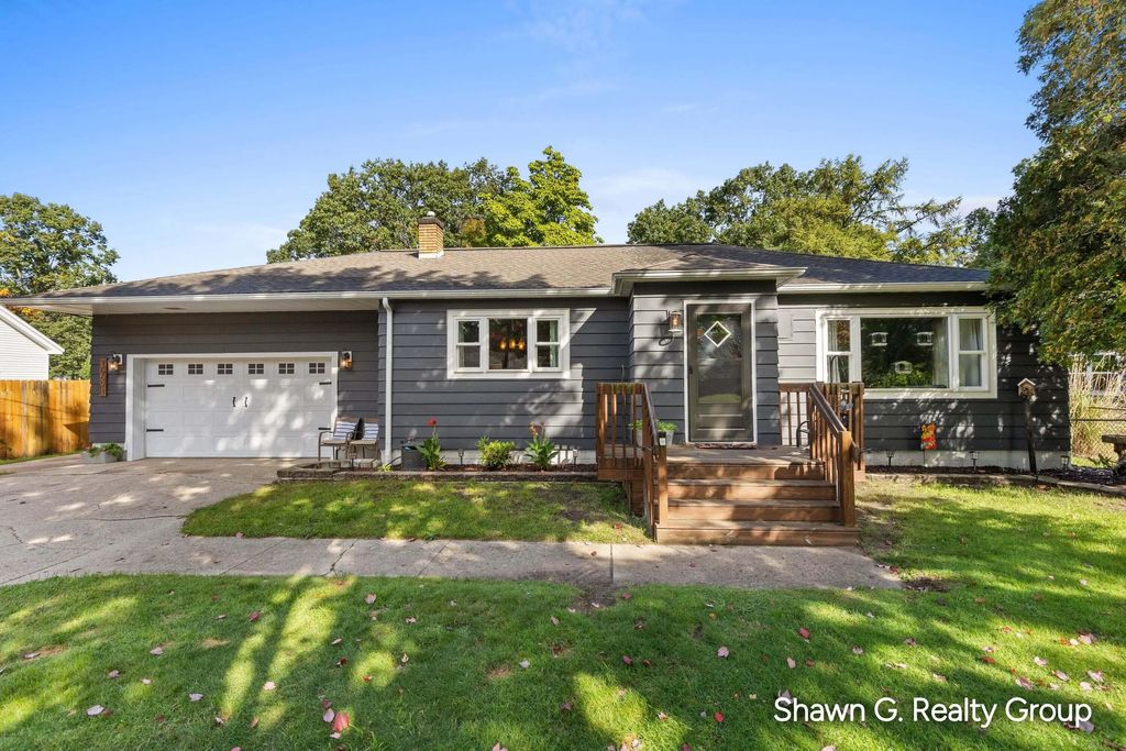 15691 Pruin Street, Spring Lake