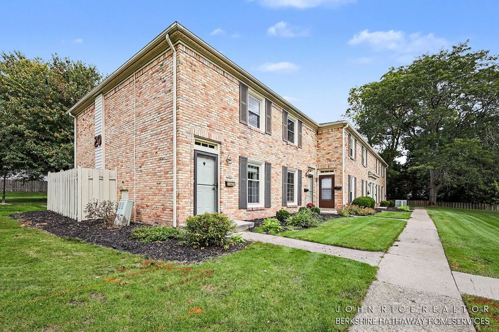 2466 Abbington Drive, Grand Rapids