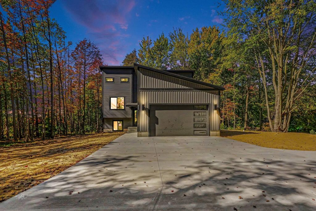 3803 S Brooks Road, Muskegon