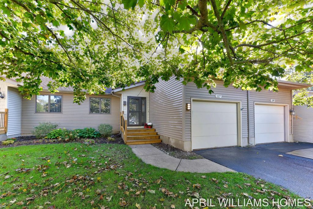 117 Shoreline Road, Holland