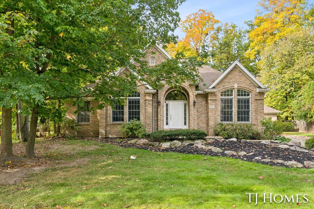 985 Thornwyk Drive, Grand Rapids