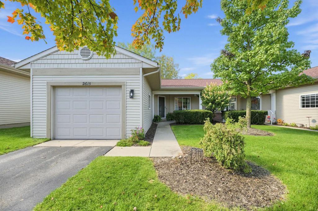 2615 Se Cascade Place Drive, Grand Rapids