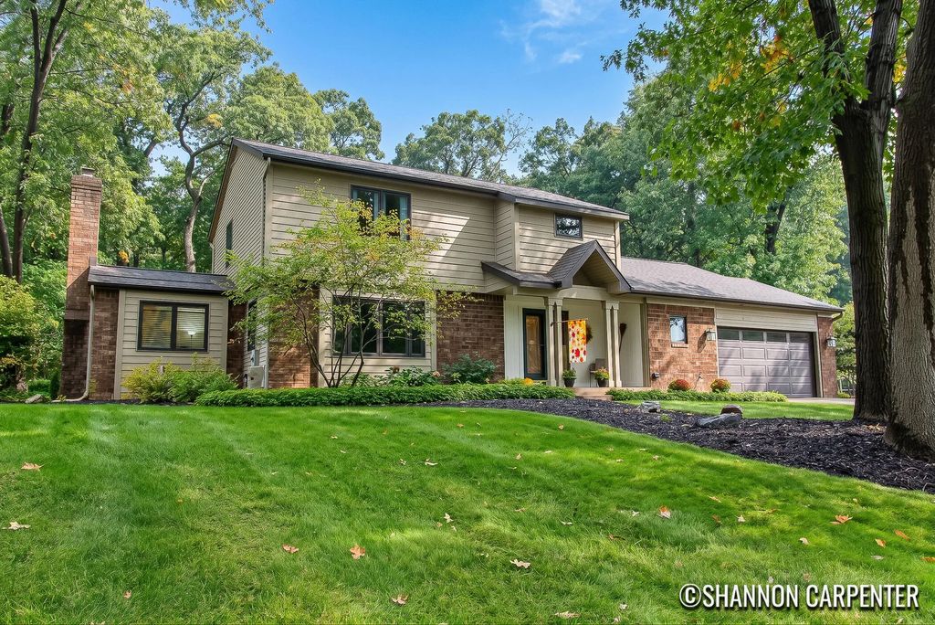 3275 Pinoak Court, Grand Rapids