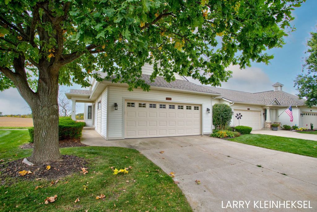 1320 St Andrews Drive 53, Holland