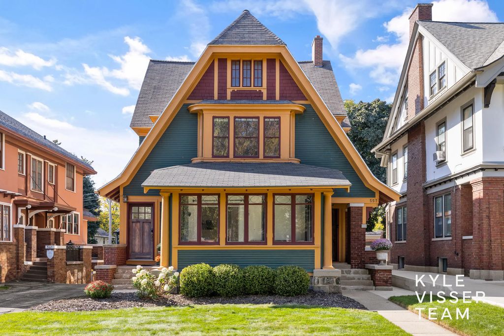 557 Madison Avenue, Grand Rapids