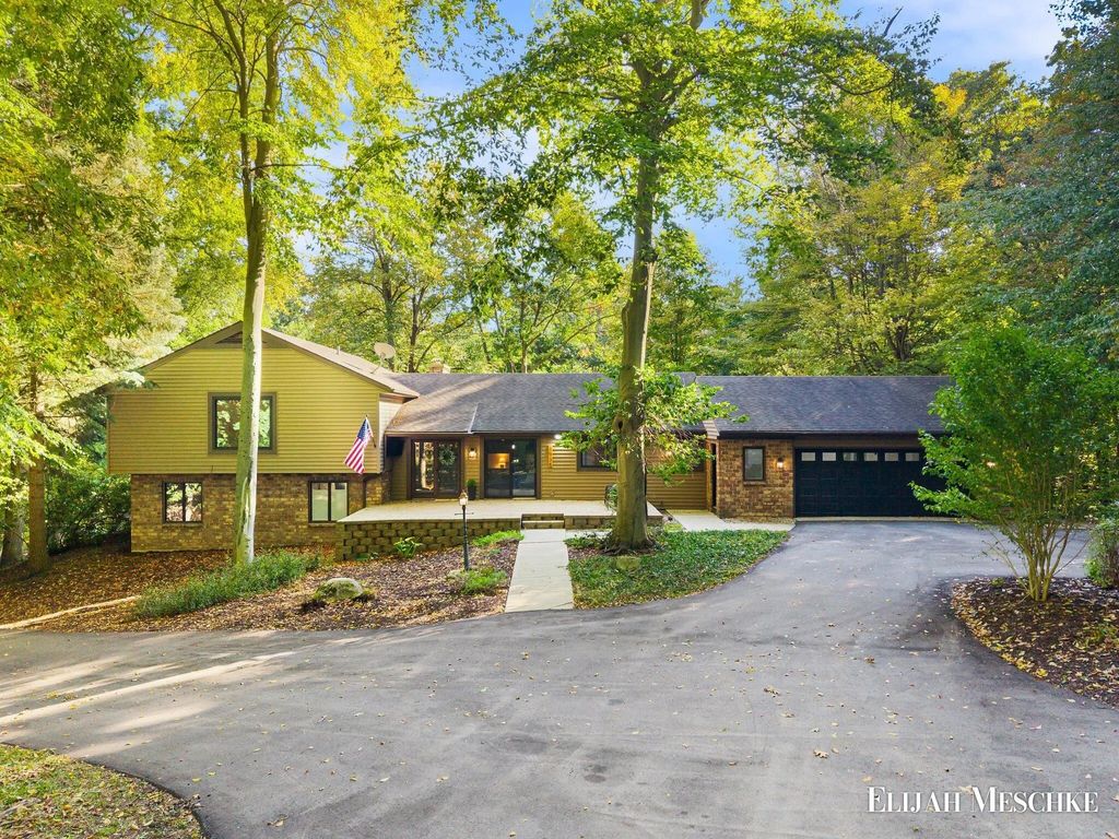 6935 River Valley Drive, Alto