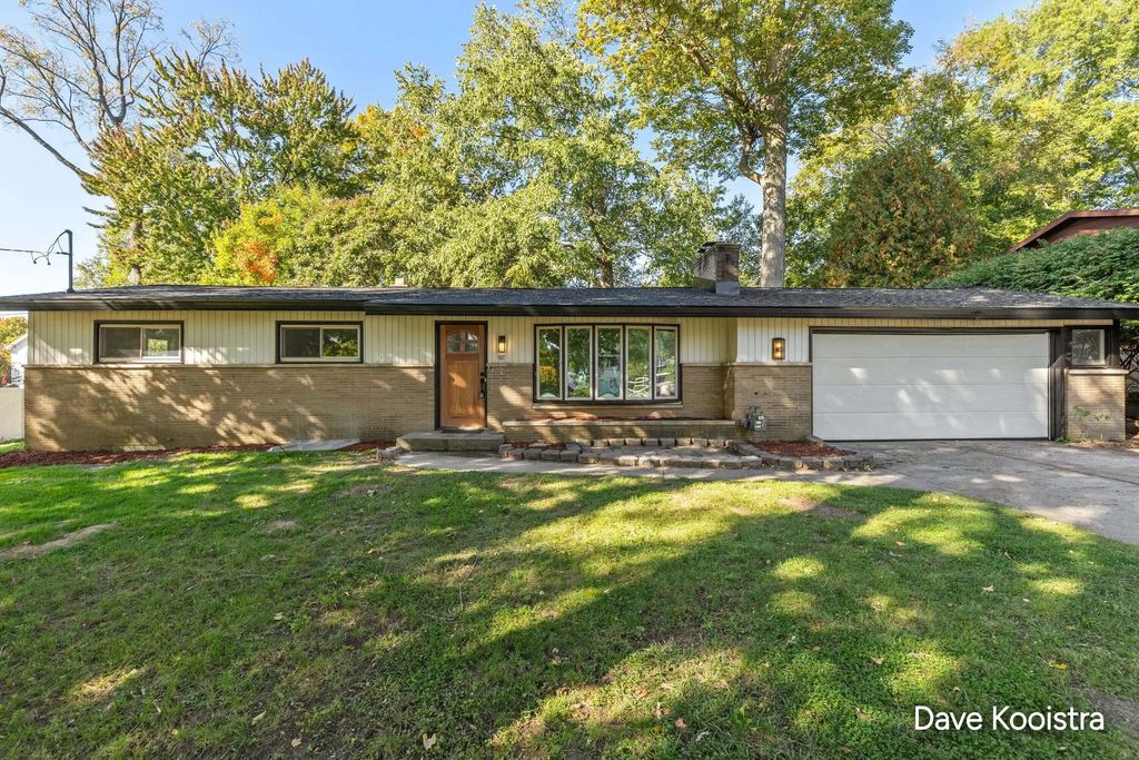 1575 Mullins Avenue, Grand Rapids