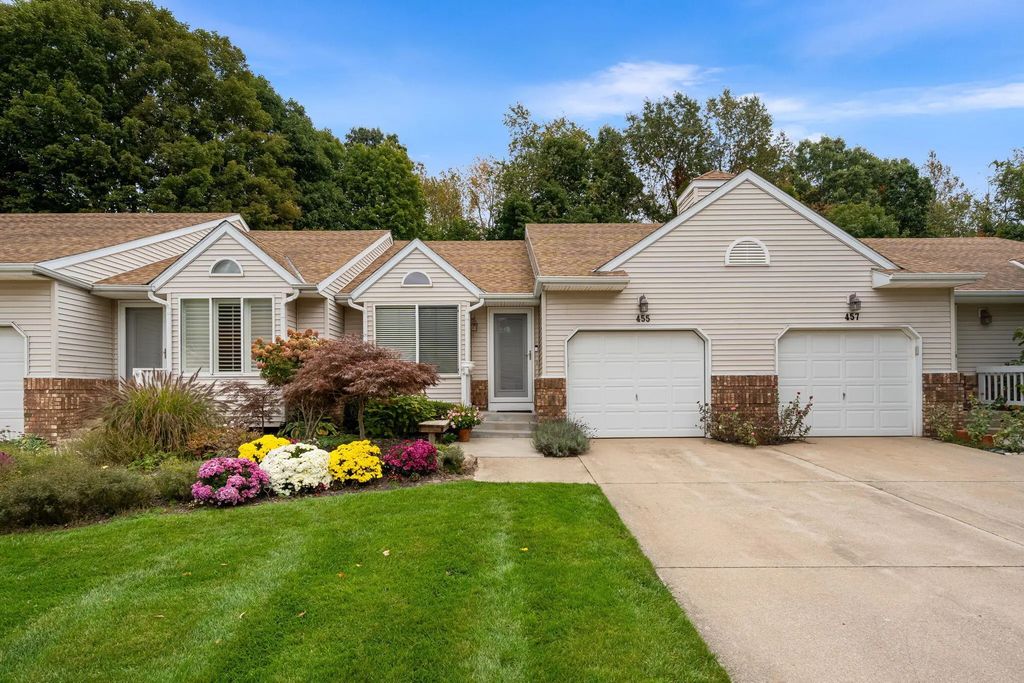 455 Amity Street 14, Douglas