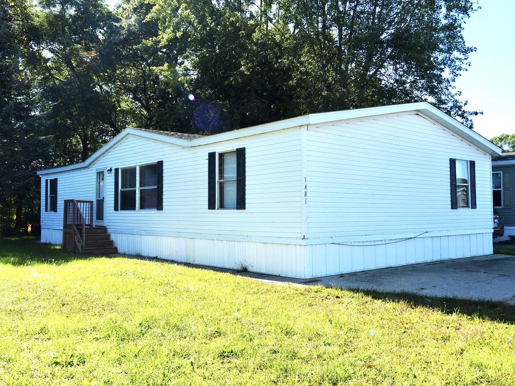 1481 Kenora Street, Norton Shores