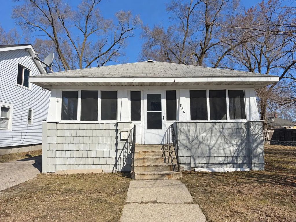 866 Fleming Avenue, Muskegon