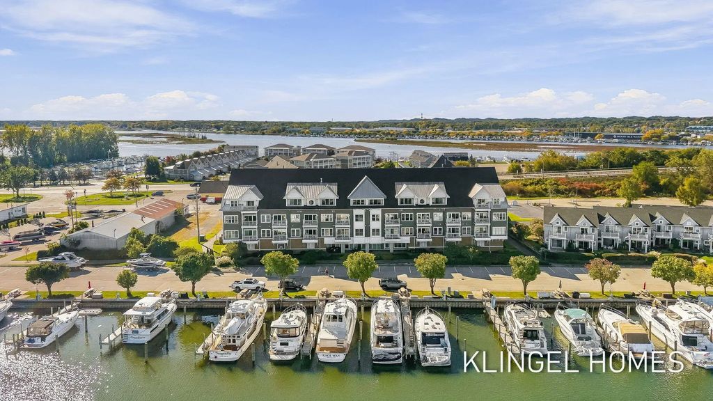 917 W Savidge Street 9, Spring Lake