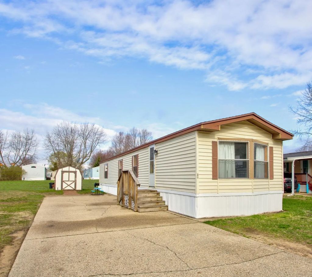 3611 Butternut Drive 35, Holland