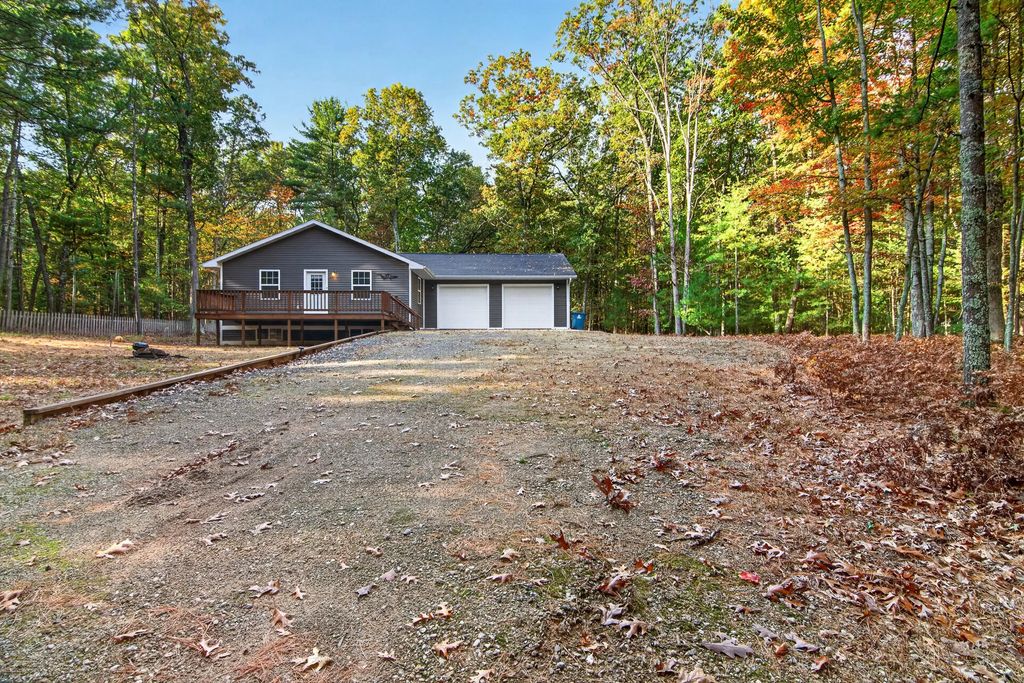6245 Wayne Road, Pentwater