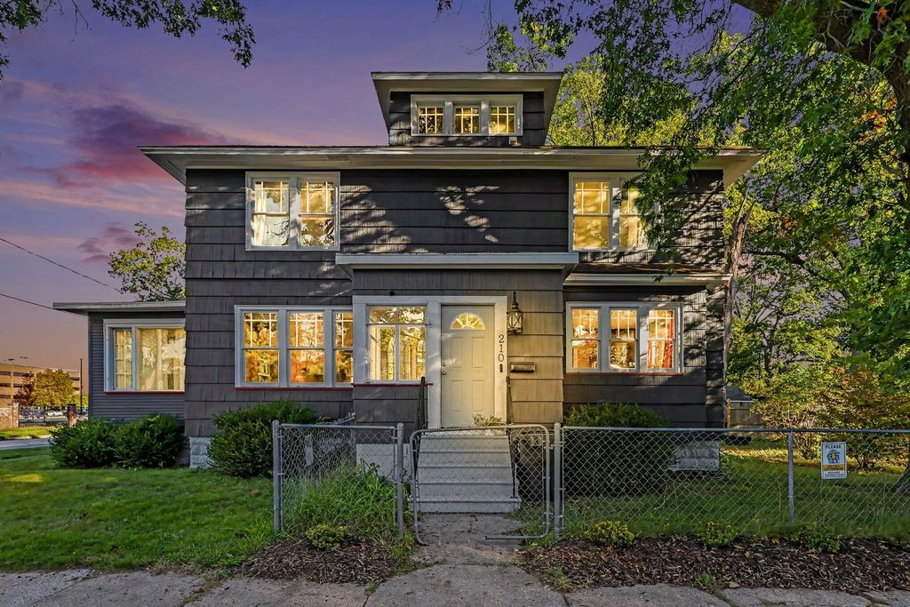 210 E Larch Avenue, Muskegon