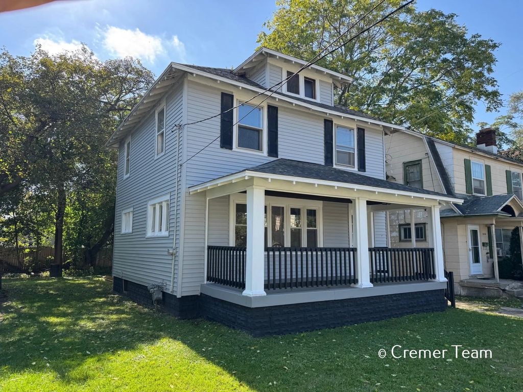 1034 Hall Street, Grand Rapids