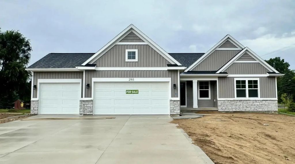 2193 Emerald Shore Circle, Grand Rapids