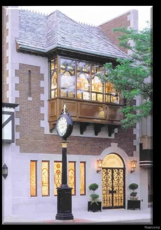 16835 Kercheval Avenue, Grosse Pointe Park