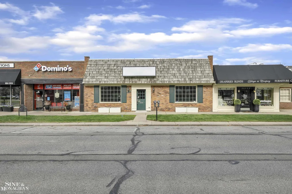 20439 Mack Avenue, Grosse Pointe Woods