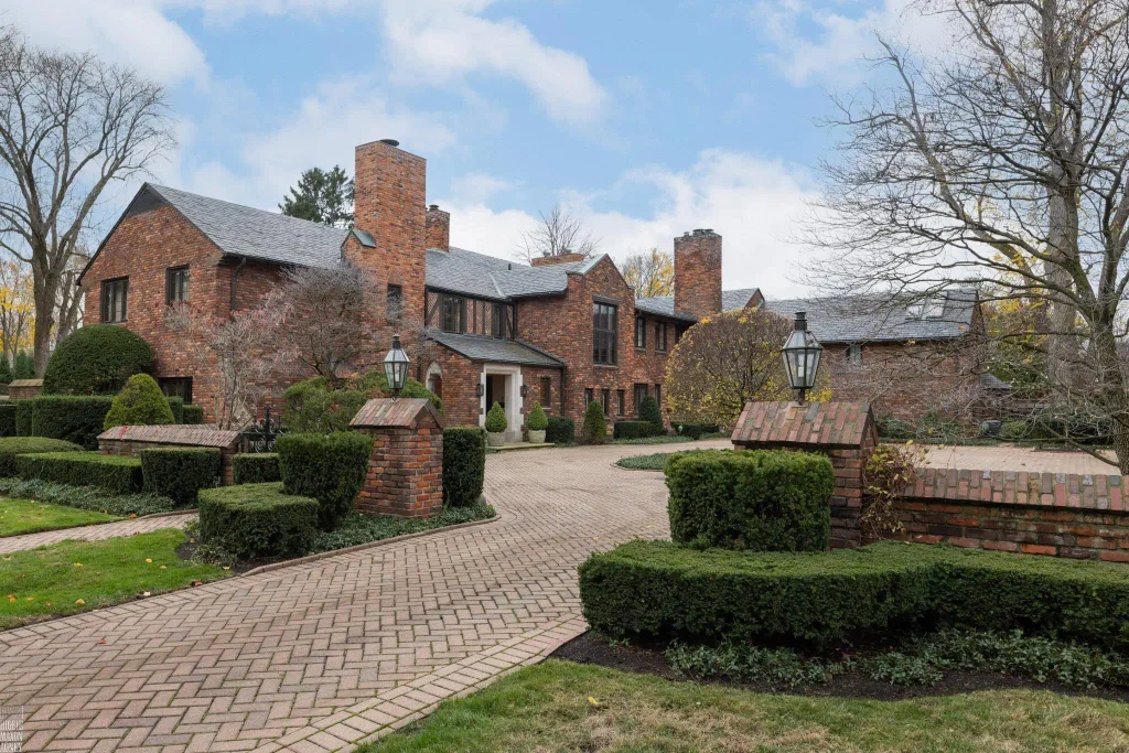 379 Lakeland Street, Grosse Pointe