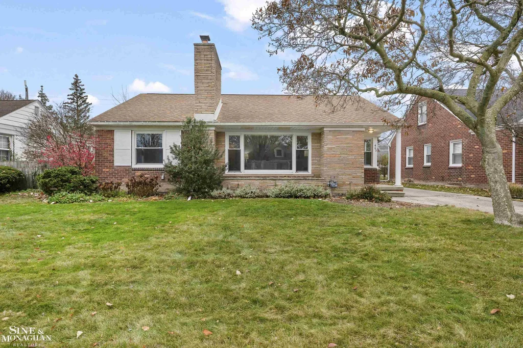 463 Colonial Court, Grosse Pointe Farms