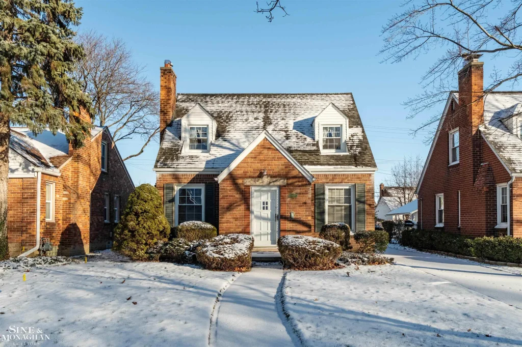1922 Oxford Road, Grosse Pointe Woods
