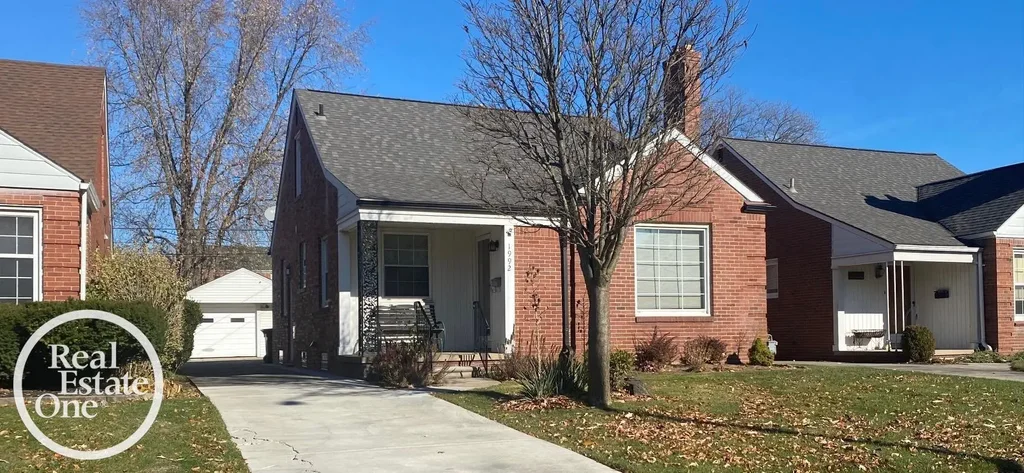 1992 Lennon Street, Grosse Pointe Woods