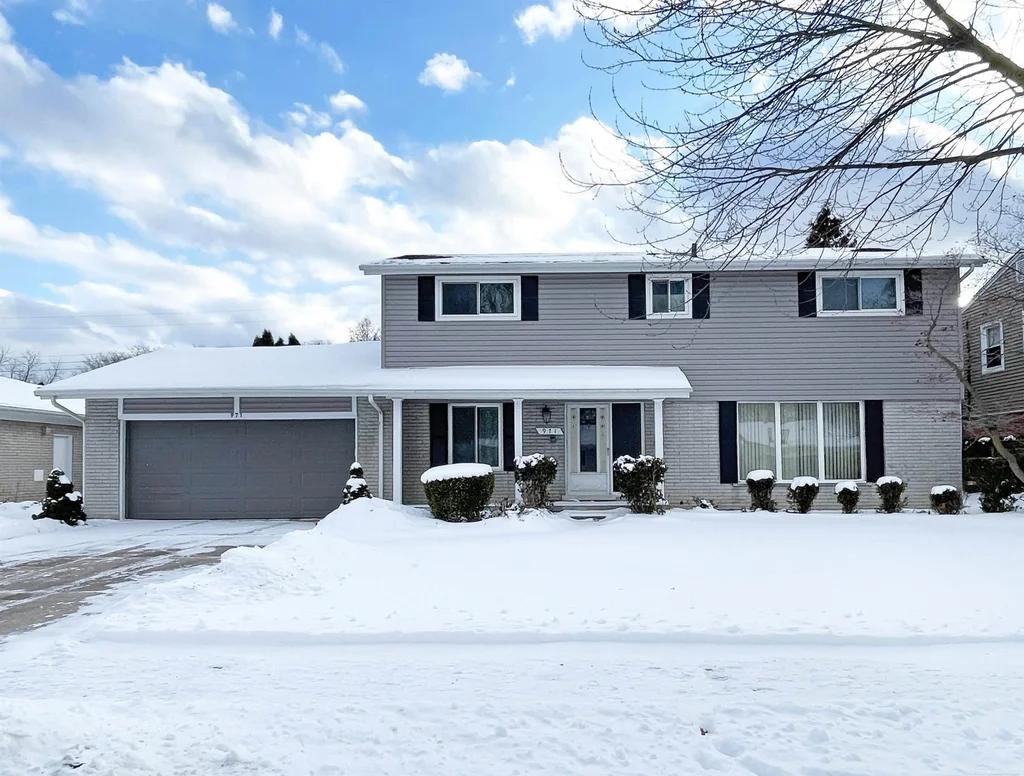 971 Canterbury Road, Grosse Pointe Woods