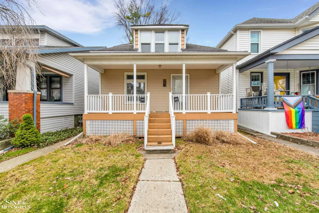 1083 Lakepointe Street, Grosse Pointe Park