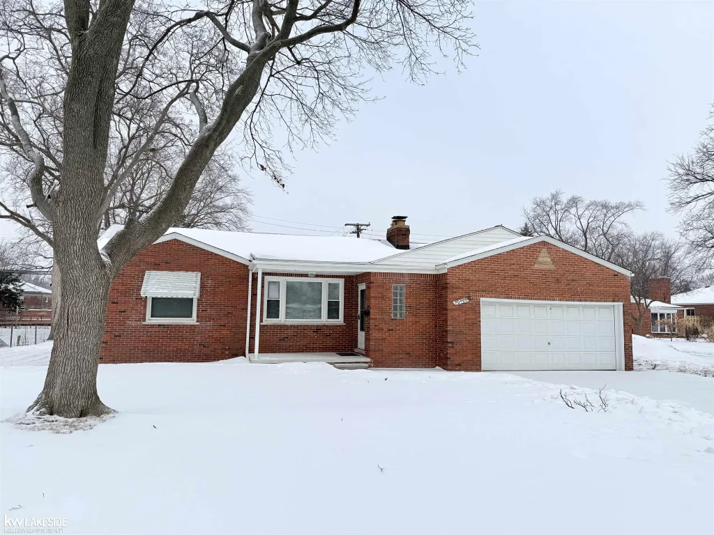 20905 11 Mile Road, Saint Clair Shores