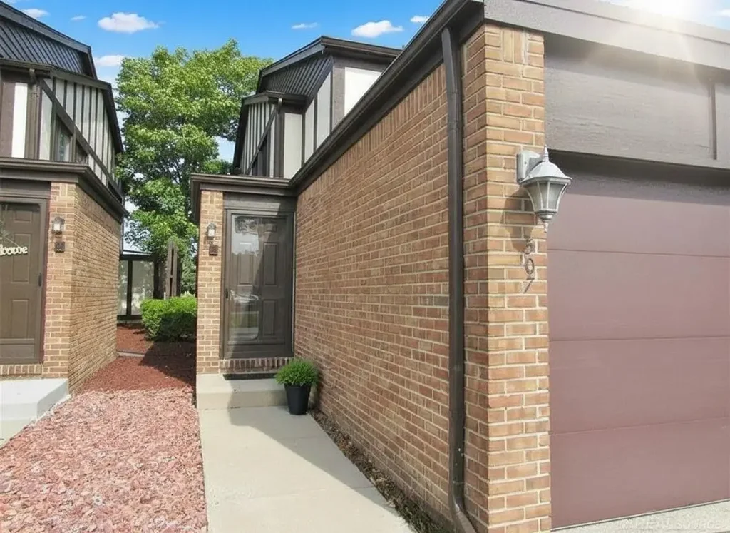 507 Country Club Drive, Saint Clair Shores