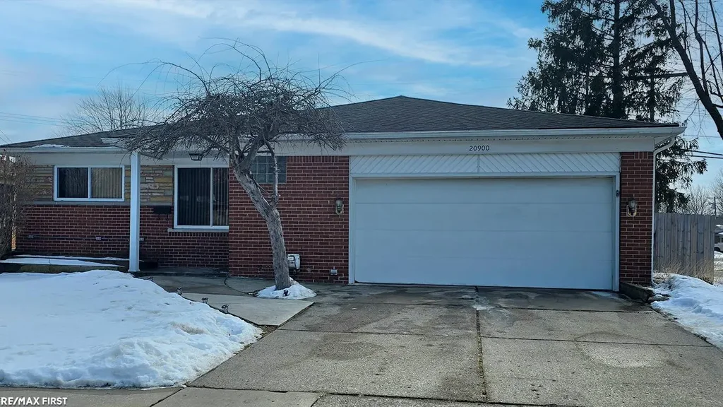 20900 Bayside Street, Saint Clair Shores