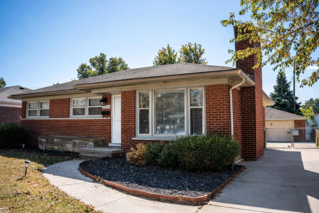 21800 Chalon Street, Saint Clair Shores