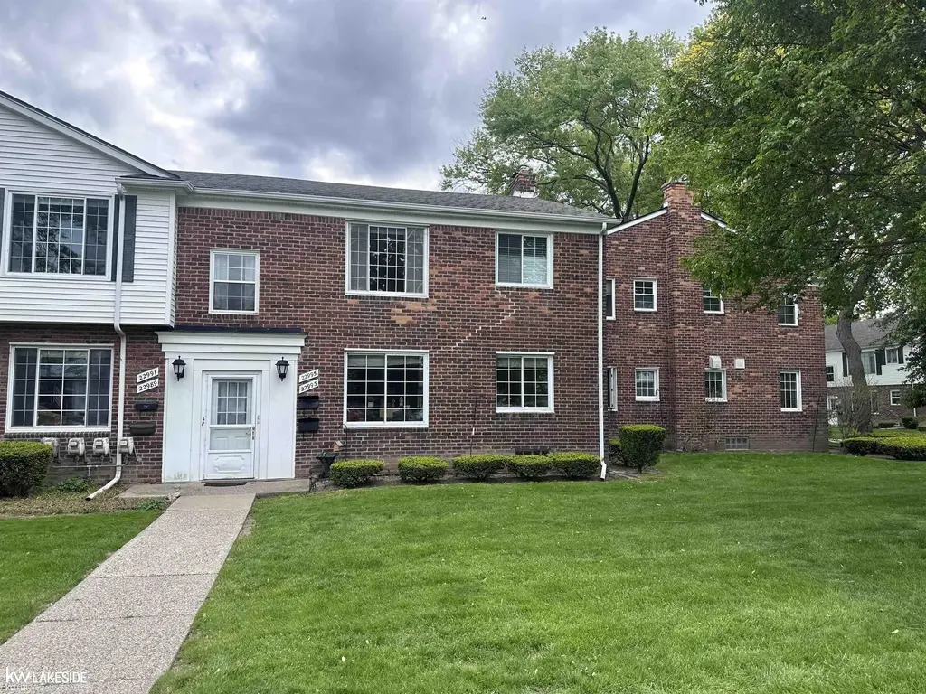 22995 Gary Lane, Saint Clair Shores