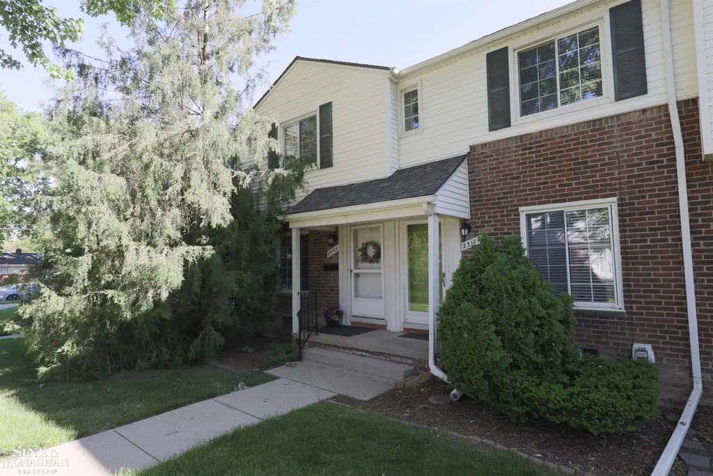 23107 Arthur Court, Saint Clair Shores