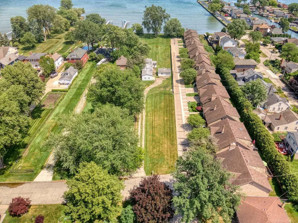 26800 Koerber Street, Saint Clair Shores
