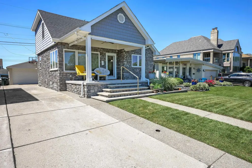 22640 Wildwood Street, Saint Clair Shores