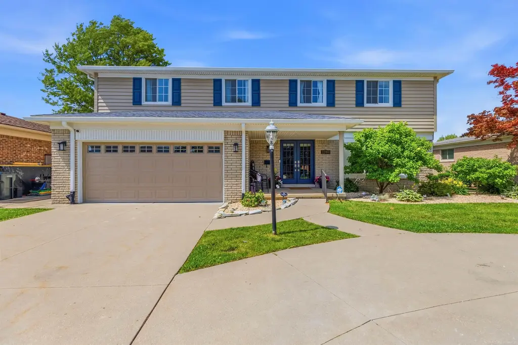 22461 Lavon Street, Saint Clair Shores