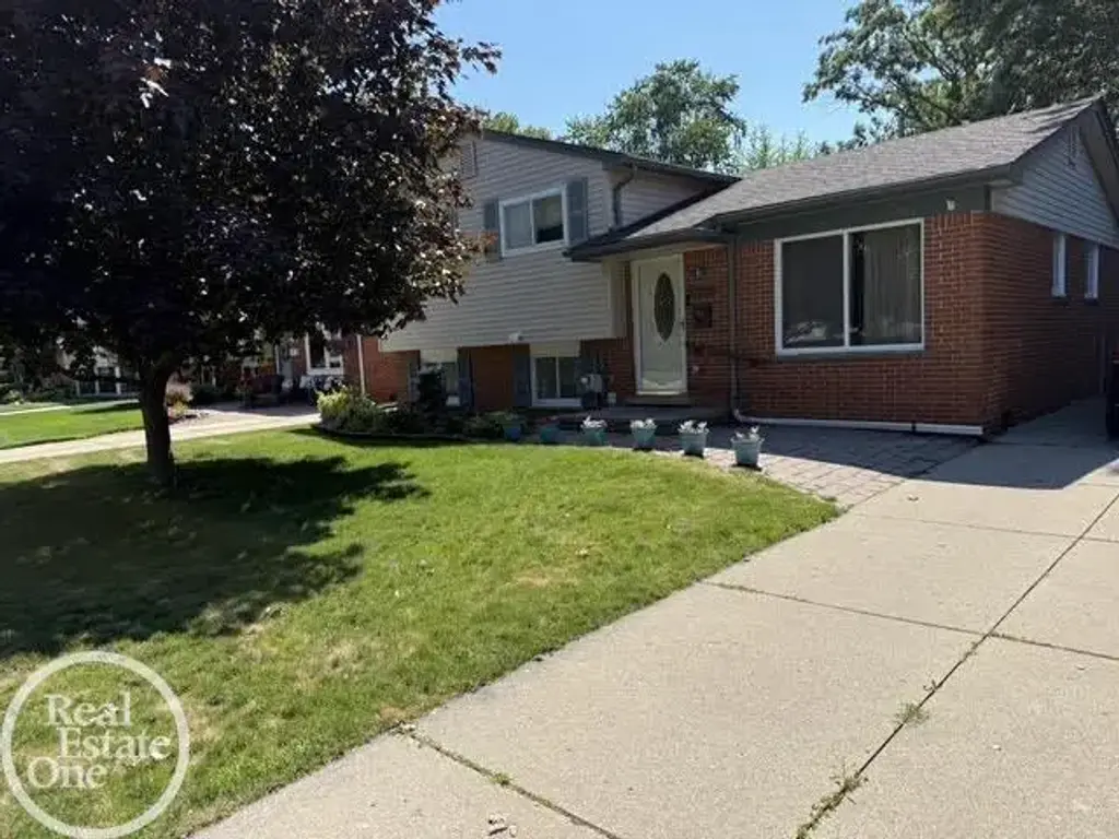 31705 Saint Margaret Street, Saint Clair Shores
