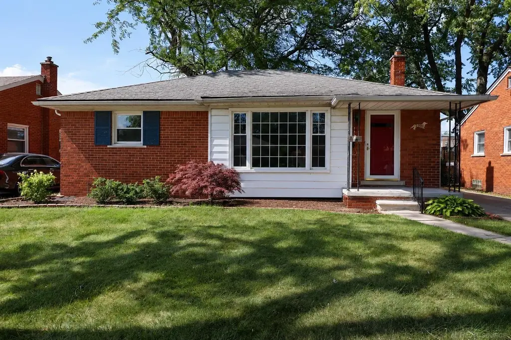 21101 Yale Street, Saint Clair Shores