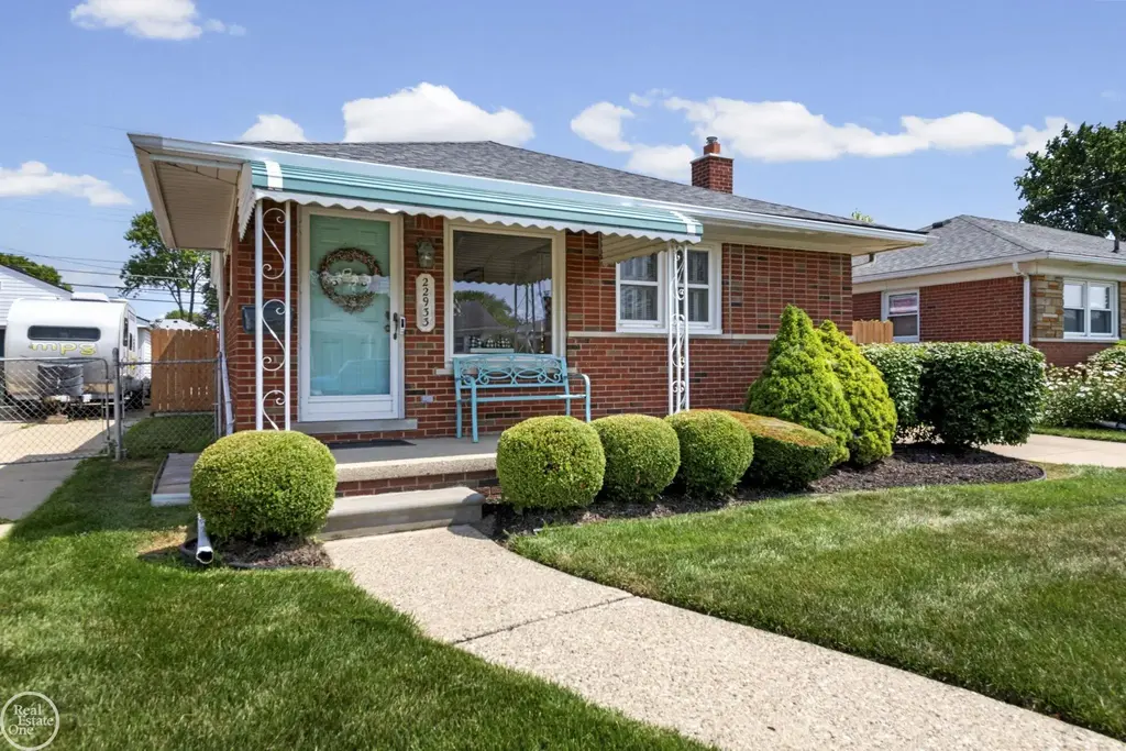 22933 Doremus Street, Saint Clair Shores