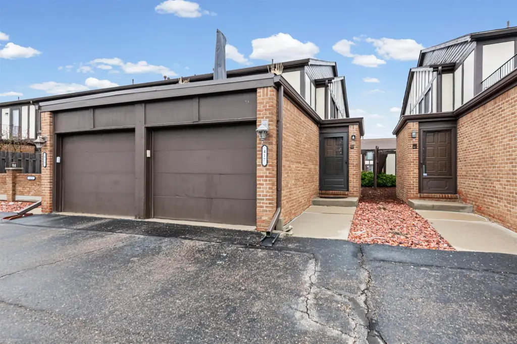 417 Country Club Drive, Saint Clair Shores