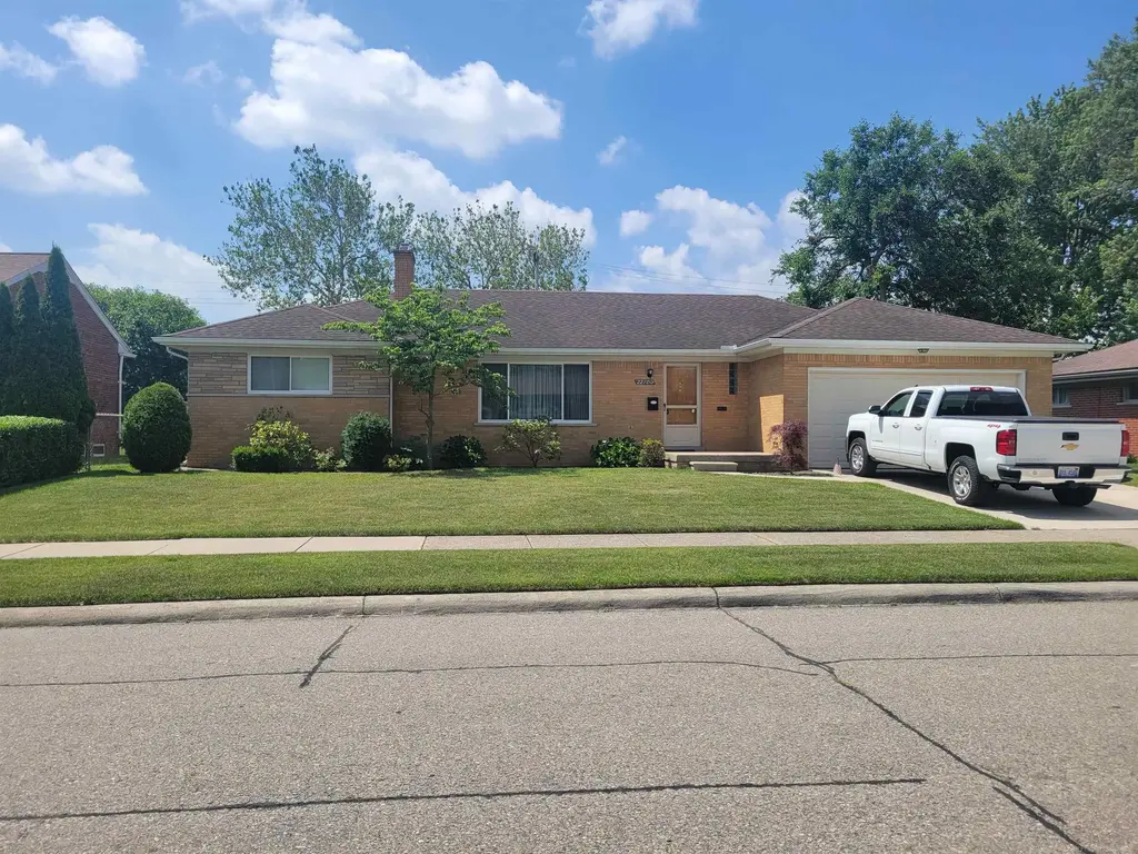 22700 Barton Street, Saint Clair Shores